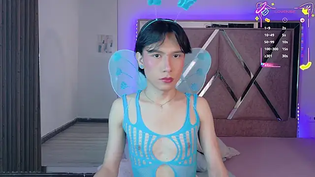 Ash Femboy online show from 10-25-25, 09:04