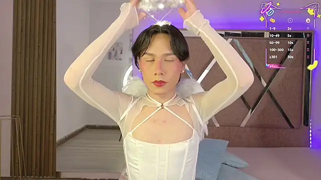 Ash Femboy online show from 10-30-25, 07:33