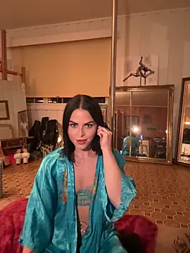 Snapshot of missninasparkle chatting on 10-11-25, 10:00 missninasparkle online show from 10-11-25, 10:00