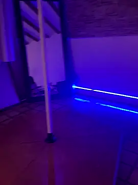 Snapshot of missninasparkle chatting on 09-23-25, 11:01 missninasparkle online show from 09-23-25, 11:01