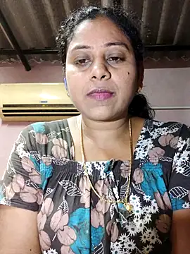 Snapshot of JENNIFERtamil chatting on 05-24-26, 07:41 JENNIFERtamil online show from 05-24-26, 07:41