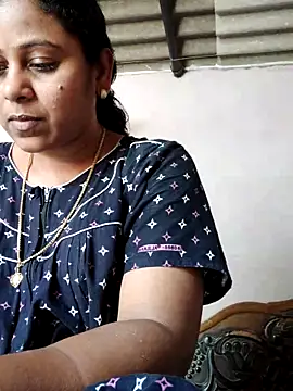 Snapshot of JENNIFERtamil chatting on 03-11-26, 07:46 JENNIFERtamil online show from 03-11-26, 07:46