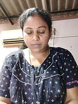 Snapshot of JENNIFERtamil chatting on 05-26-26, 07:39 JENNIFERtamil online show from 05-26-26, 07:39