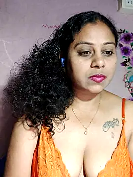Snapshot of JENNIFERtamil chatting on 05-16-26, 06:40 JENNIFERtamil online show from 05-16-26, 06:40