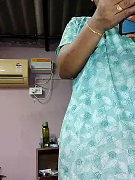 Snapshot of JENNIFERtamil chatting on 03-19-26, 07:41 JENNIFERtamil online show from 03-19-26, 07:41