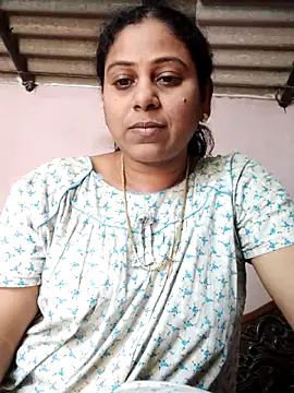 Snapshot of JENNIFERtamil chatting on 03-28-26, 07:53 JENNIFERtamil online show from 03-28-26, 07:53