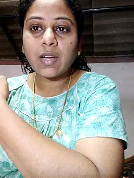 Snapshot of JENNIFERtamil chatting on 04-16-26, 07:42 JENNIFERtamil online show from 04-16-26, 07:42