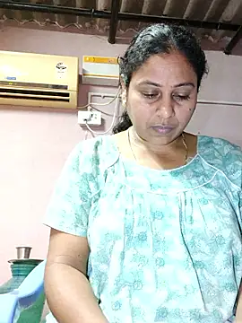 Snapshot of JENNIFERtamil chatting on 04-23-26, 07:48 JENNIFERtamil online show from 04-23-26, 07:48