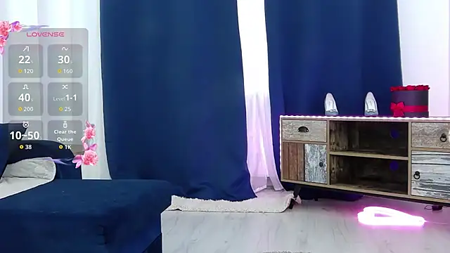 TerresaDiamond online show from 10-27-25, 07:42