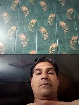 Snapshot of johnny8731 chatting on 06-19-26, 04:57 johnny8731 online show from 06-19-26, 04:57