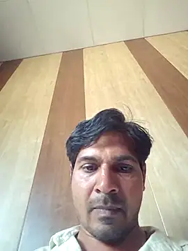 Snapshot of johnny8731 chatting on 05-07-26, 07:45 johnny8731 online show from 05-07-26, 07:45