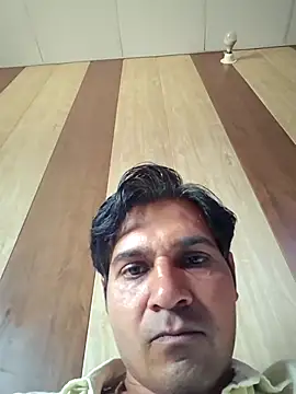 Snapshot of johnny8731 chatting on 05-15-26, 09:40 johnny8731 online show from 05-15-26, 09:40
