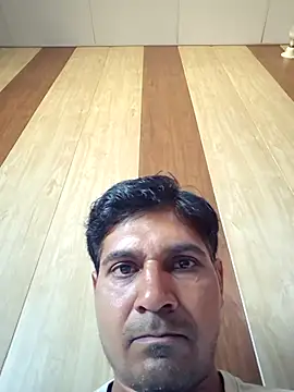 johnny8731 online show from 04-05-26, 04:52