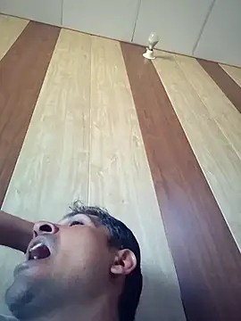 johnny8731 online show from 04-10-26, 03:57