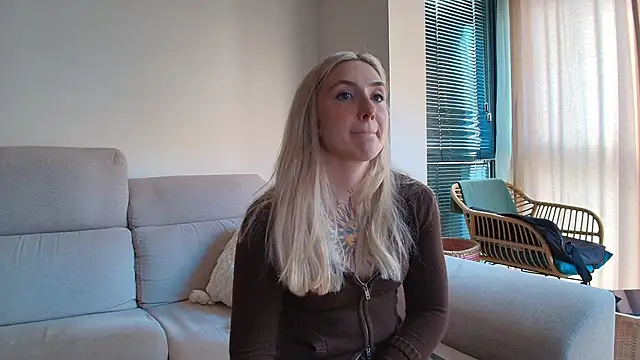 Snapshot of tattoobbgirl chatting on 02-05-26, 03:08 tattoobbgirl online show from 02-05-26, 03:08