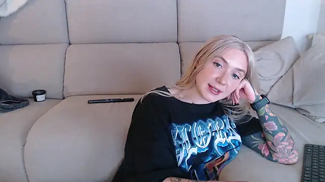 tattoobbgirl online show from 09-27-25, 05:08