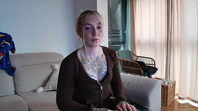 Snapshot of tattoobbgirl chatting on 03-04-26, 05:31 tattoobbgirl online show from 03-04-26, 05:31