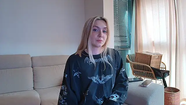 Snapshot of tattoobbgirl chatting on 05-09-26, 04:10 tattoobbgirl online show from 05-09-26, 04:10