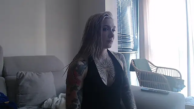 tattoobbgirl online show from 12-17-25, 01:49