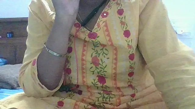 Snapshot of snehashreyatamil chatting on 06-02-26, 09:53 snehashreyatamil online show from 06-02-26, 09:53