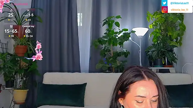 Snapshot of Viktoriafayx chatting on 09-15-25, 09:21 Viktoriafayx online show from 09-15-25, 09:21