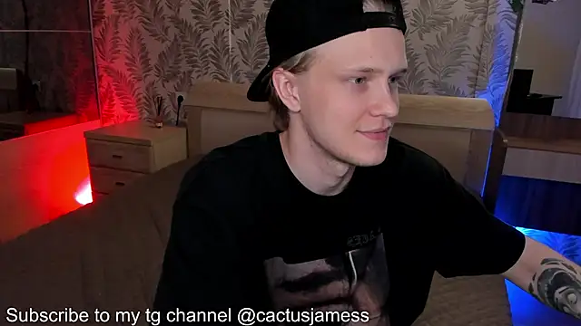 Snapshot of Cactus__James chatting on 10-04-25, 02:40 Cactus James online show from 10-04-25, 02:40