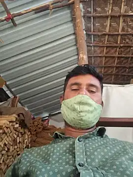 hot integer online show from 10-01-25, 07:46