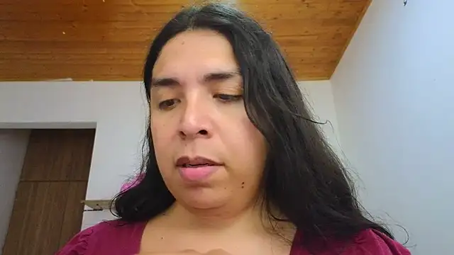 Snapshot of ciacam_ chatting on 10-21-25, 01:27 ciacam  online show from 10-21-25, 01:27