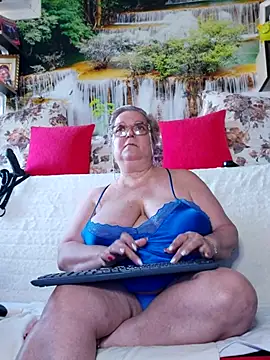 QueenPammy1 online show from 09-21-25, 07:57