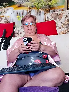 QueenPammy1 online show from 10-18-25, 08:27
