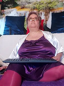 QueenPammy1 online show from 03-11-26, 07:24