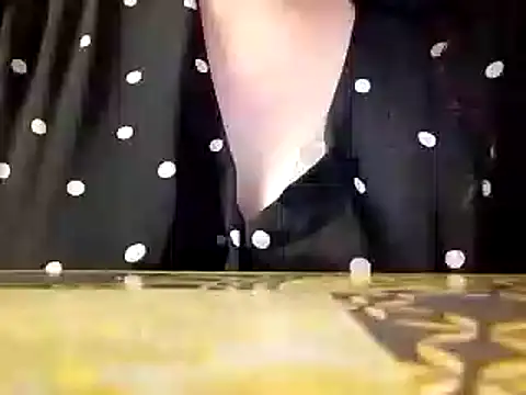 Snapshot of mimi19820 chatting on 03-14-26, 08:04 mimi19820 online show from 03-14-26, 08:04