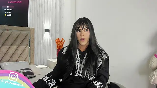 Taylor Harveey online show from 12-18-25, 08:12