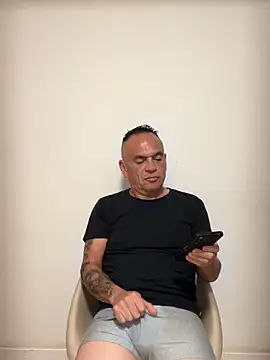 Snapshot of mateocali25 chatting on 05-25-26, 07:34 mateocali25 online show from 05-25-26, 07:34