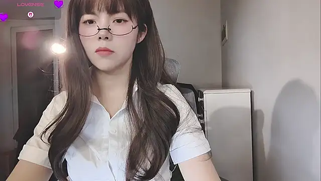 Snapshot of BlushDoll chatting on 04-26-26, 04:26 BlushDoll online show from 04-26-26, 04:26
