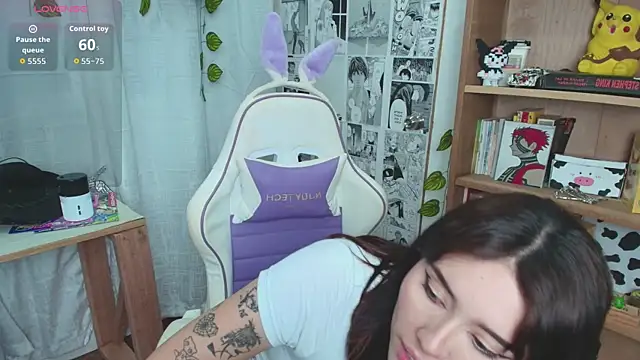 MitsuChan  online show from 12-18-25, 03:11