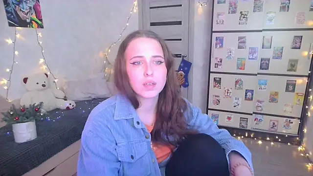 Snapshot of BarbiePieer chatting on 12-18-25, 11:36 BarbiePieer online show from 12-18-25, 11:36