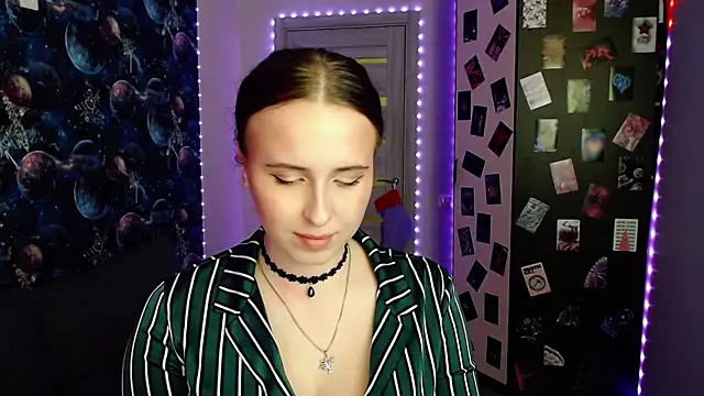 Snapshot of BarbiePieer chatting on 12-22-25, 06:52 BarbiePieer online show from 12-22-25, 06:52