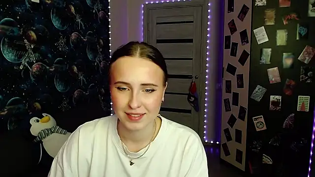 Snapshot of BarbiePieer chatting on 12-23-25, 10:47 BarbiePieer online show from 12-23-25, 10:47