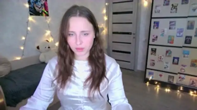 Snapshot of BarbiePieer chatting on 11-13-25, 04:11 BarbiePieer online show from 11-13-25, 04:11