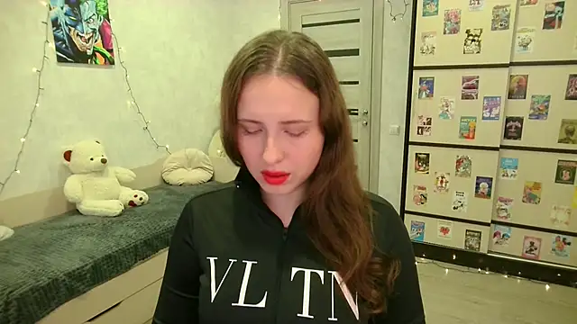 BarbiePieer online show from 10-11-25, 09:32