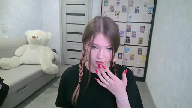 GinnyBlacky online show from 06-18-26, 08:47