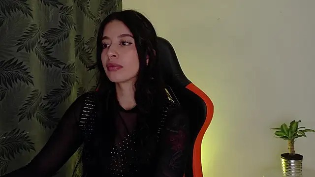 Misscarolsph online show from 06-19-26, 07:20