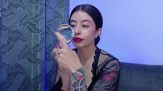 Misscarolsph online show from 04-12-26, 06:22