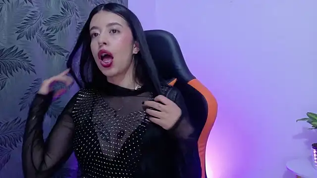 Misscarolsph online show from 06-15-26, 08:19
