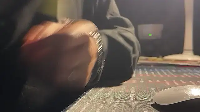 Max 965 online show from 12-14-25, 05:51