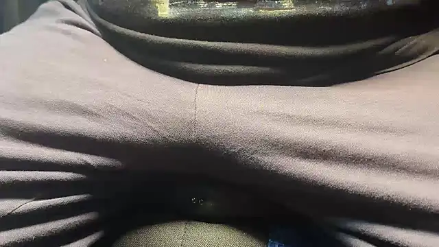 Max 965 online show from 12-20-25, 09:06