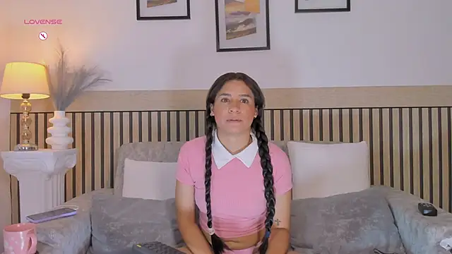 hanna mils online show from 04-19-26, 04:02