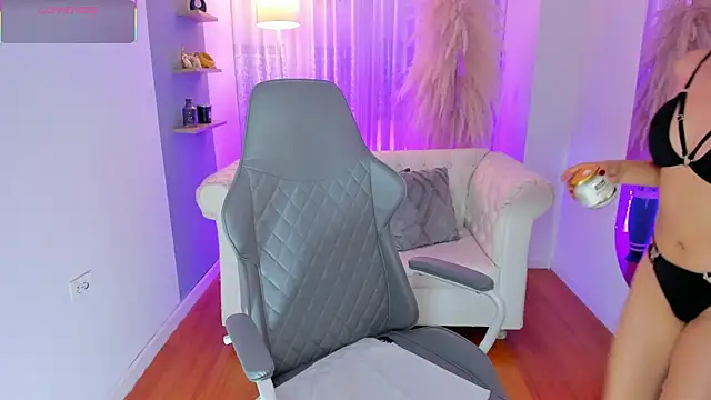 hanna mils online show from 10-02-25, 04:16