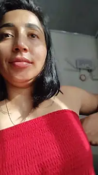 Snapshot of Elowyn chatting on 07-18-26, 08:39 Elowyn online show from 07-18-26, 08:39